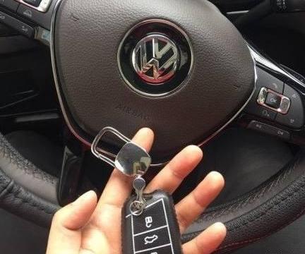 老爸给钱让我买卡罗拉，我却私自提了这辆回家，试驾完老爸也夸好