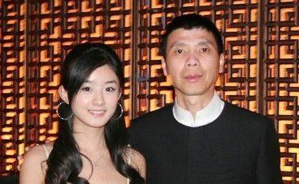 赵丽颖成为第二个获得这个奖项的明星, 网友: 还