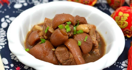 炖肘子时加这种小料 色香味俱全,汤都喝尽,快快试试吧!