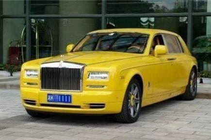男子花1200万定制劳斯莱斯豪车,单车牌就500