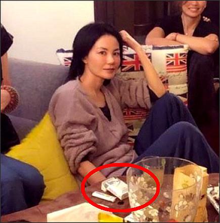 1月14日,香港著名化妆师zing上载了一张工作图,让王菲的粉丝疯狂了!