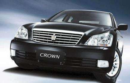 30万的宝马三系和丰田皇冠,选哪个?