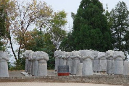 尊无头石像?他们的背后竟隐藏了历史的秘辛!