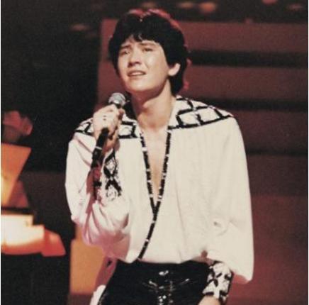 57岁费翔近照曝光,身材发福无人识!