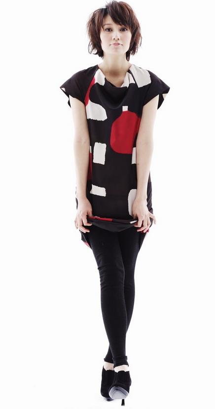 袁泉这脸是怎么了?腮部凹陷一脸苦相