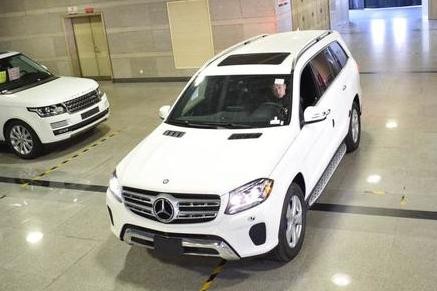 天津港热销车型，奔驰GLS450，有一种不言自明的威严