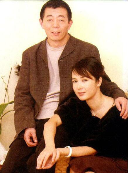 48岁蒋雯丽不怕鱼尾纹，坚决不打针，网友：就喜欢你这样优雅老去