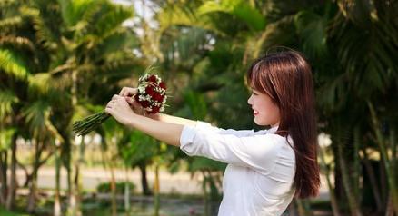 婆婆偷偷拿着我的彩礼钱给小姑子买车,知道后