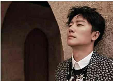 黄轩被问不参加综艺节目的原因,他的回答不仅