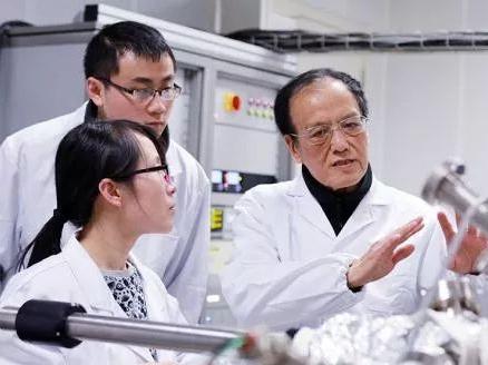 “火药王”获大奖:1个人顶千门大炮