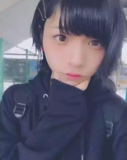 哥哥美(sao)起来就没女生男生了小事儿是一名日本的高中生今年素高中生自拍颜图片