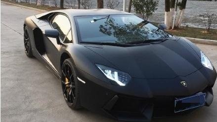 福特脸和奥迪Q7刮蹭，结果奥迪车主赔惨了