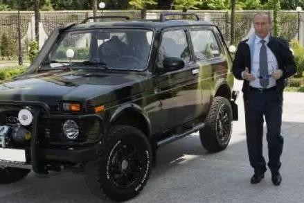 有3把锁的不只奔驰G，还有这辆普京座驾！竟只卖10多万？