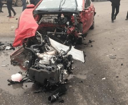 提新款名爵6还未上牌对撞大货车,发动机脱离车身, 网友: 第一次见