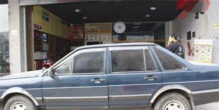 湖北一小伙花5万买二手车，6万爆改，上街回头率不输百万豪车！