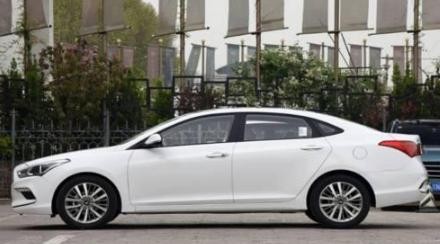 最低调B级车！车长4.7米油耗6.7L 狂降5万仅10万起 别只看迈腾！