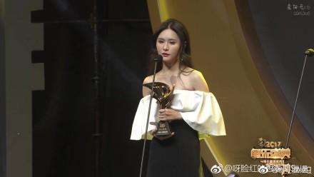 网友称阿冷长相“见光死” 阿冷微博优雅回怼