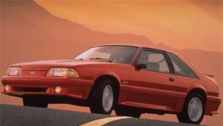 一辆真空封存24年的跑车，行驶里程仅10公里，却被拍出了天价！