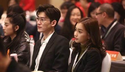 杨颖发量越来越少,当她撩起头发,再也不觉得杨