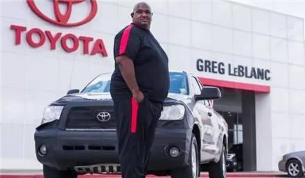 一辆38万丰田越野车，车主开了160万公里，结果公司回收还送新车