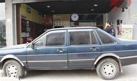 湖北一小伙花5万买二手车，6万爆改，上街回头率不输百万豪车！