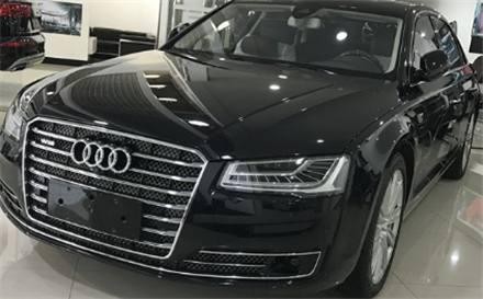 河南一男子花200万买豪车，这交车仪式，令车主大呼：前所未有！