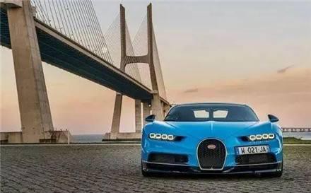 过年买一辆4000万布加迪威龙，单单赠品，就能买奥迪A4L和奔驰！