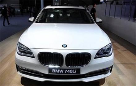 浙江一老板花120万买豪华车，车内一件物品，令网友捉摸不透！