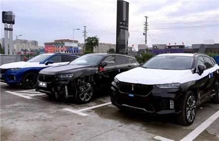 开60万奔驰去买长城WEY，销售十分疑惑，车主一拿出手表就懂了