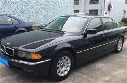 湖南一小伙花6万买二手豪车，开了一个月后悔了，车主：养不起啊