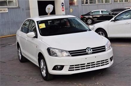 偶遇一批大众库存车，内饰非常崭新，4S店3折出售无人问津！