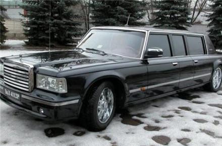 这一辆不值钱的二手豪车，得知车主是谁后，竟被拍出800万天价！