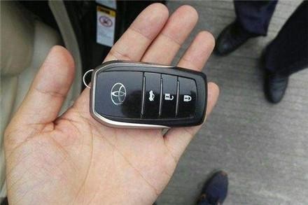 20万日系车借给朋友，结果成这幅模样，车主一句话霸气回应！