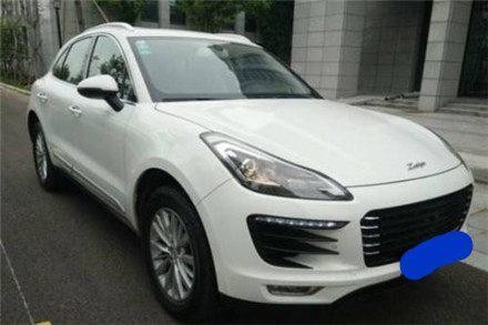 山东一车主买“保时捷”，一关车门天窗就碎，4S店解释逗笑众人