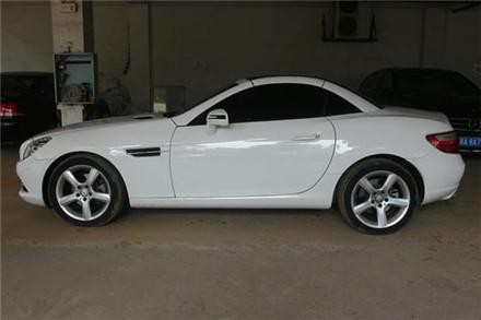 90后小伙开顾客的奔驰去泡妞，结果泡到女车主，小伙还浑然不知！