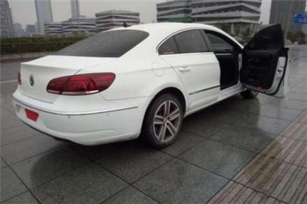 25万大众遭卡车追尾，车主下车一看，直呼：不愧是德系车！！