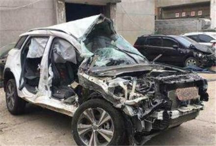 偶遇一辆哈弗H6，车祸的样子惨不忍睹，但仔细一看另有蹊跷！