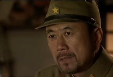 所以他塑造的角色也都十分的到位,在《夺宝传奇》中扮演日本人,真是让