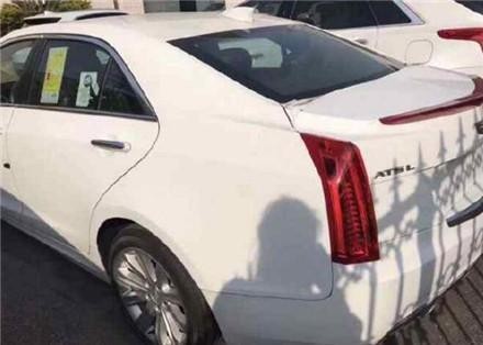 偶遇一批美系豪华车, 存放了半年, 4S店6折出售, 却无人问津!