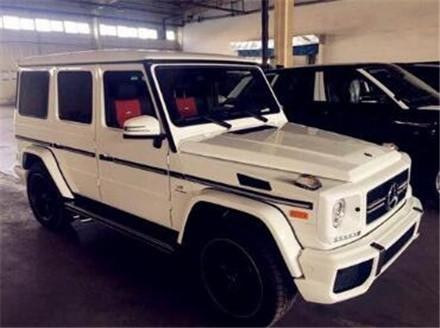 一男子试驾300万豪车，借口把销售骗下车，结果一脚油门跑了！