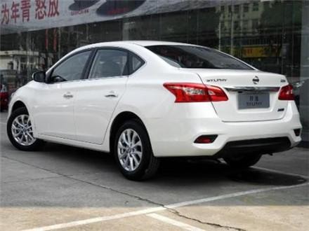 女司机开10万日系车去修车，师傅就拧了3下螺丝，收费5600元！