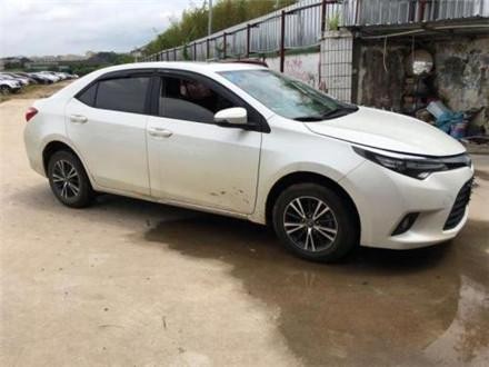 自行车遭10万日系车追尾，车主下车一看，顿时丢光了面子！