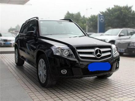 开40万豪车瞧不起环卫工，第二天车主一看爱车，顿时欲哭无泪！