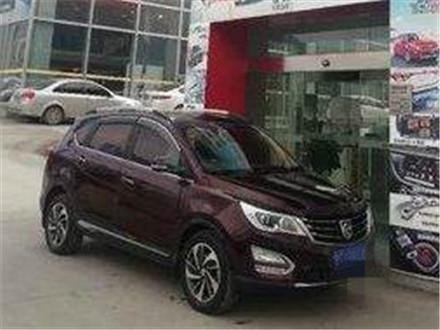 4000元摩托车撞宝骏560，车主下车一看，不禁欲哭无泪！