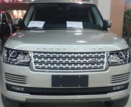 刚买300万路虎，第二天就被砸，众人往里一看，没想到是这些东西