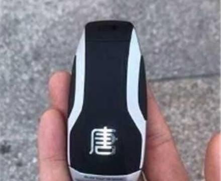 江苏偶遇一辆15万比亚迪唐二代，贯穿式尾灯，内饰比特斯拉豪华！