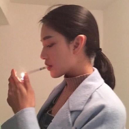 真正的放下一个人,从来不是删除,也不是拉黑