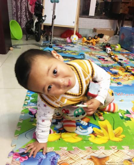 要不要给孩子买太多玩具?