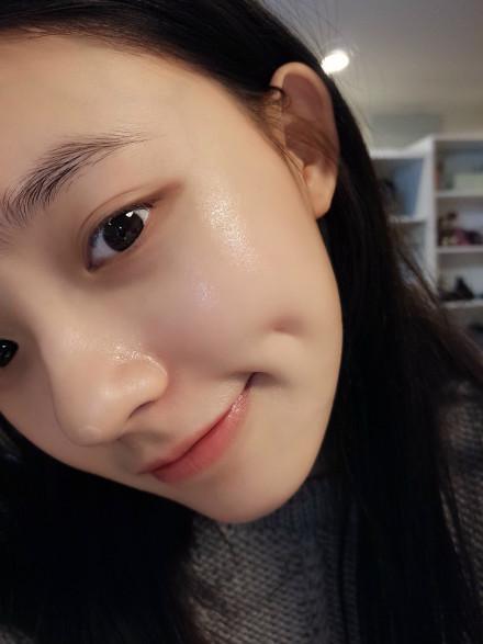 看了林允的素颜照,再看看迪丽热巴的,网友:有点差距