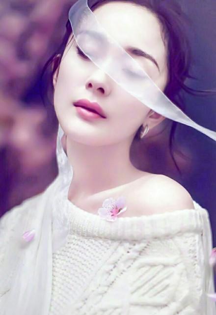 看过杨幂这组照片的人都说男人装的算什么,这